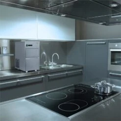 Powericer XL Eiswürfelmaschine Industrie 145W 20 Kg/d 3,5 Kg Behälter -Haushaltsgeräte Förderung 10013323 yy 0002 ambient Klarstein Powericer XL Ice Maker