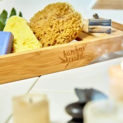 Badewannenablage 68,5x4,5x14,5cm Gitteroptik Wasserresistent Bambus 11 Badewannenablage 68,5x4,5x14,5cm Gitteroptik Wasserresistent Bambus -Haushaltsgeräte Förderung 10038099 yy 0003 logo